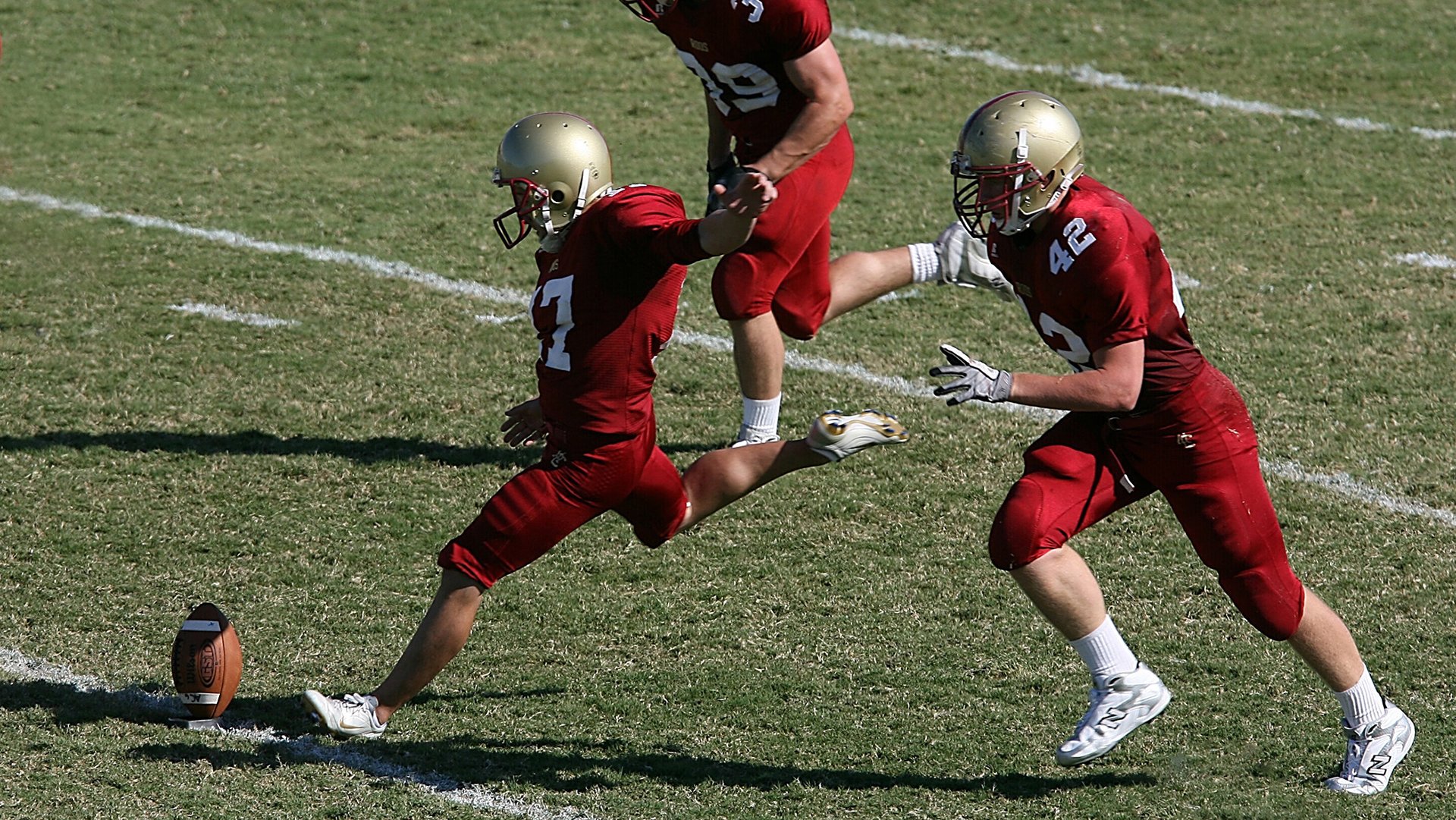 “国内外足球交流夏令营火热展开，提升竞技水平”，2021年足球夏令营